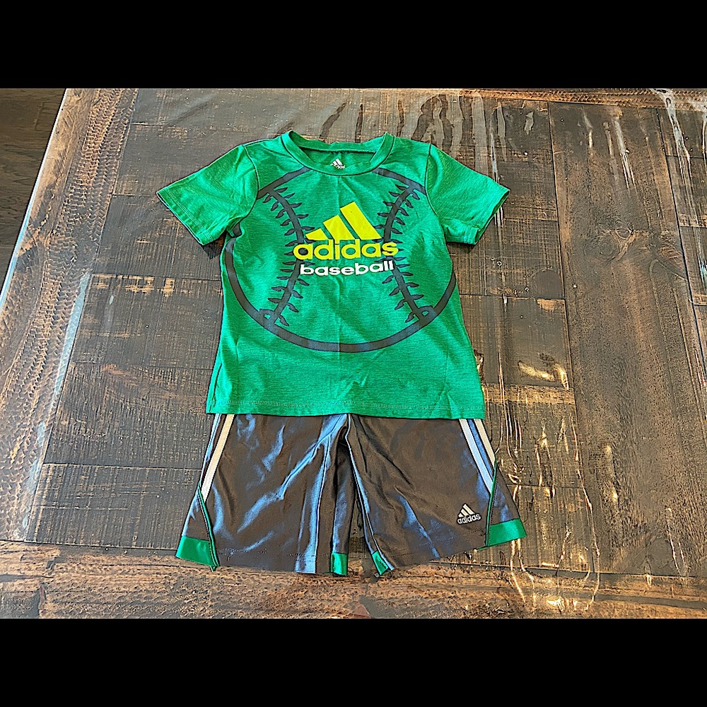 Adidas boys set